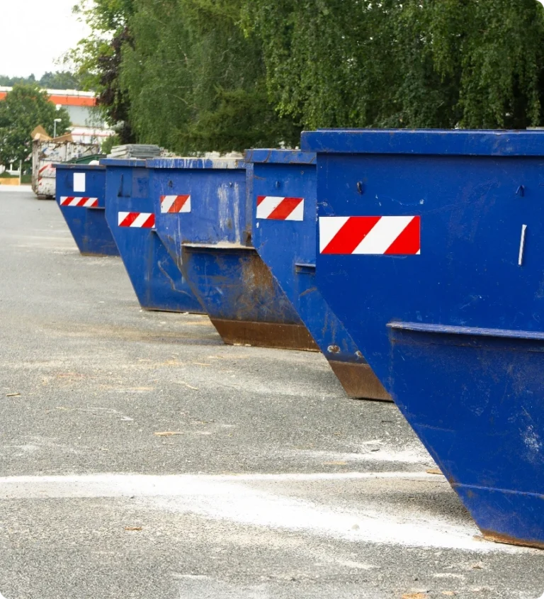 Containrar från MJM i Åtvidaberg för sortering och förvaring av farligt avfall